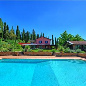 5 bedroom villa with pool and tennis court near San Gimignano, sleeps 10